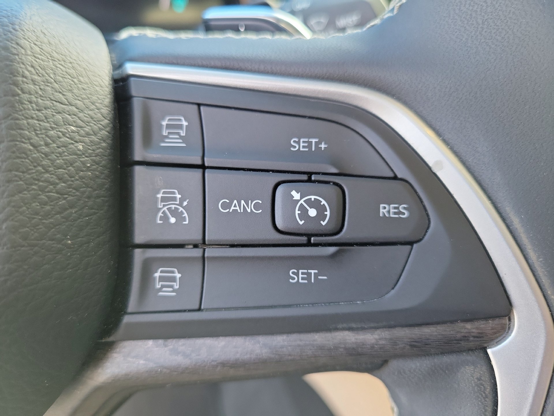 Used 2023 Jeep Grand Cherokee 4WD 4xe image 32