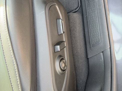 Used 2024 Jeep Grand Cherokee Limited w/ Black Appearance Package image 24