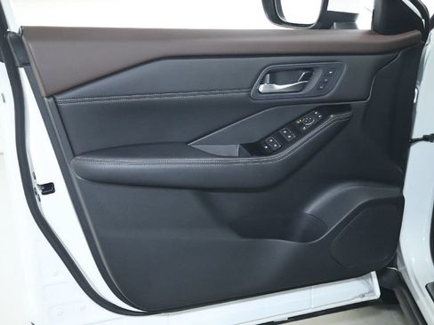 Certified 2023 Nissan Rogue SL w/ SL Premium Package AWD/4WD image 16