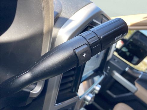 Used 2022 Ford F250 Lariat w/ Lariat Value Package image 18