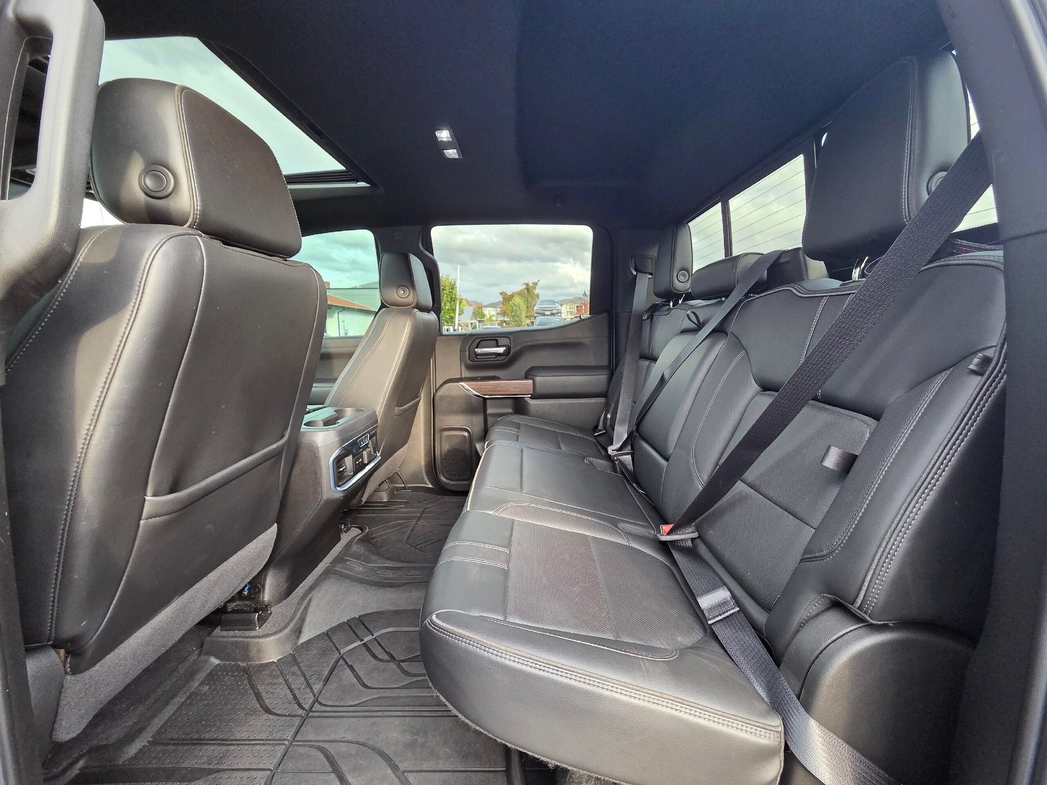 Used 2021 Chevrolet Silverado 1500 High Country w/ Technology Package AWD/4WD image 30