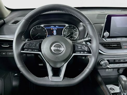 Used 2023 Nissan Altima 2.5 SR FWD image 18