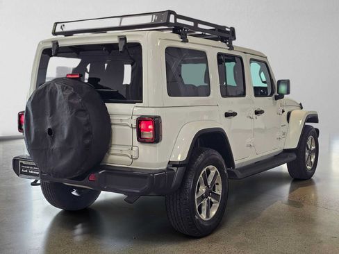 Used 2023 Jeep Wrangler Unlimited Sahara w/ Cold Weather Group AWD/4WD image 3