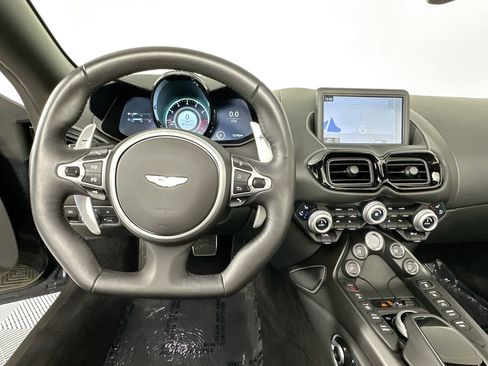 Used 2021 Aston Martin V8 Vantage Roadster RWD image 11