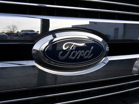 Used 2017 Ford F350 Lariat image 35