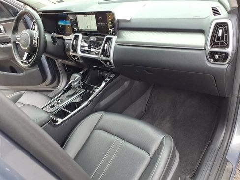 Used 2023 Kia Sorento SX AWD/4WD image 16