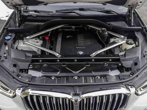 Used 2021 BMW X5 xDrive40i w/ Executive Package image 28