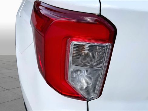 Used 2020 Ford Explorer XLT w/ Comfort Package AWD/4WD image 28