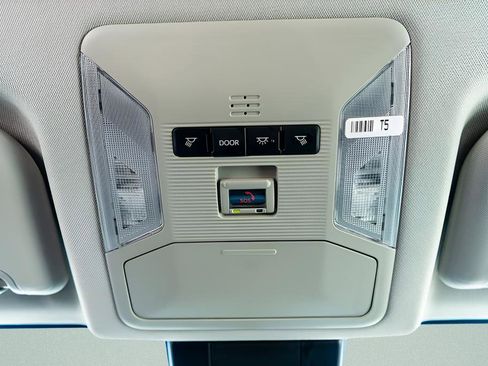 Used 2024 Toyota RAV4 LE AWD/4WD image 18