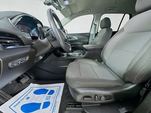 Used 2018 Chevrolet Traverse LT FWD image 25