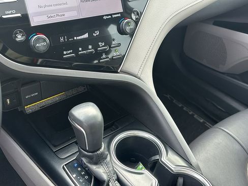 Used 2018 Toyota Camry XLE w/ Audio Package image 20