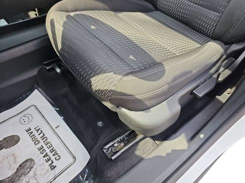 Used 2025 Chevrolet Equinox LT FWD image 28
