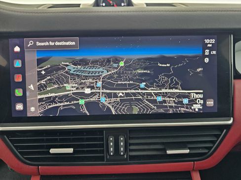 Used 2022 Porsche Cayenne Platinum Edition image 24