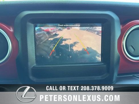 Used 2018 Jeep Wrangler Unlimited Rubicon AWD/4WD image 16