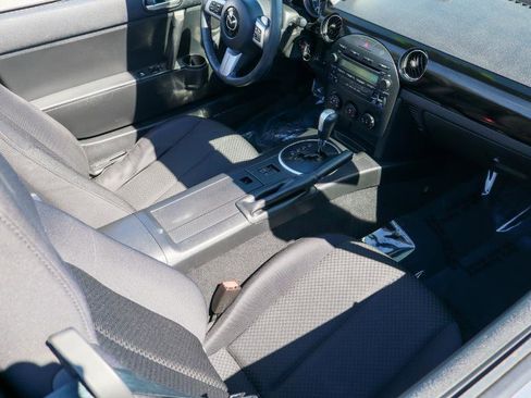 Used 2006 MAZDA MX-5 Miata Sport image 10