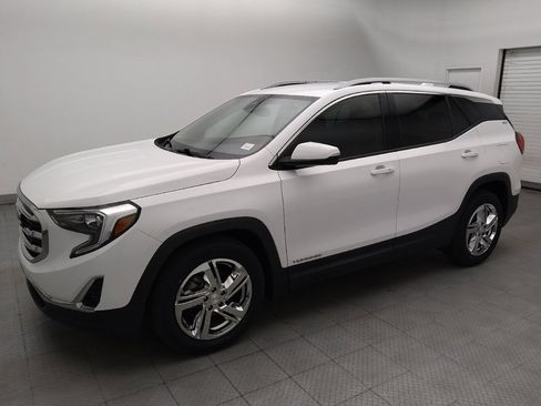 Used 2021 GMC Terrain SLT FWD image 2