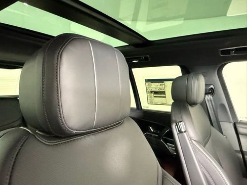 New 2025 Land Rover Range Rover SE AWD/4WD image 34