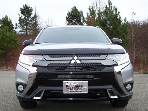 Used 2019 Mitsubishi Outlander LE image 19