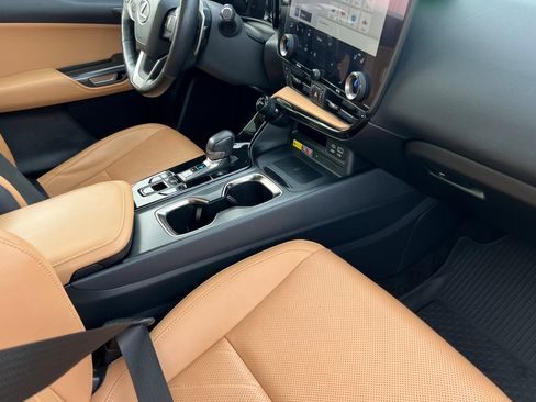 Used 2022 Lexus NX 350h AWD image 13