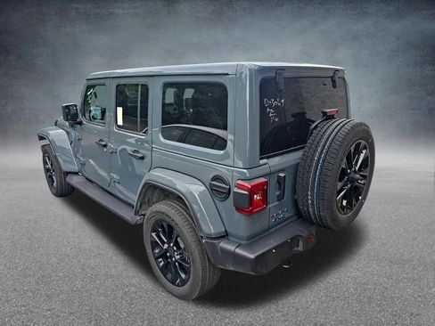Used 2025 Jeep Wrangler Unlimited Sahara AWD/4WD image 6