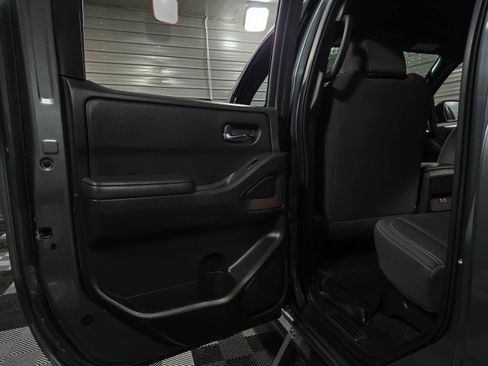 Used 2023 Nissan Frontier SV w/ Midnight Edition Package image 35