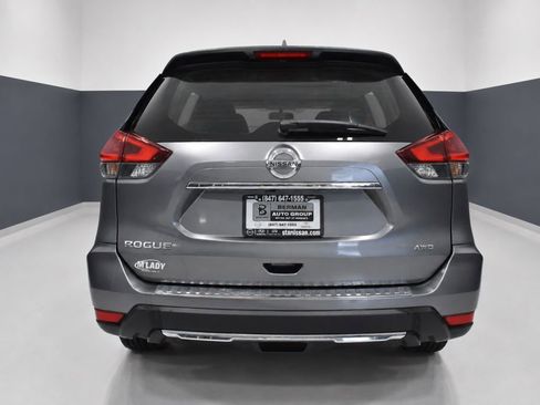 Used 2018 Nissan Rogue S AWD/4WD image 9