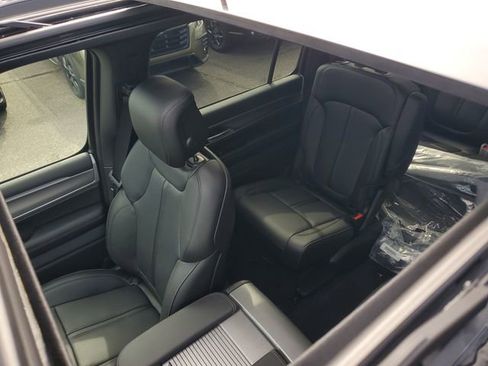 New 2026 Jeep Grand Wagoneer 4WD image 36