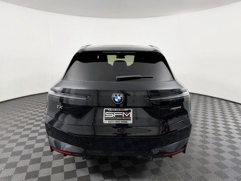 Used 2023 BMW iX xDrive50 w/ Sport Package image 9