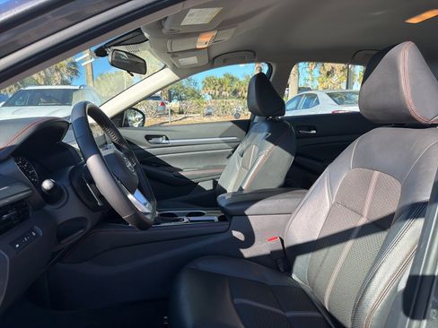 Used 2025 Nissan Altima 2.5 SR image 9