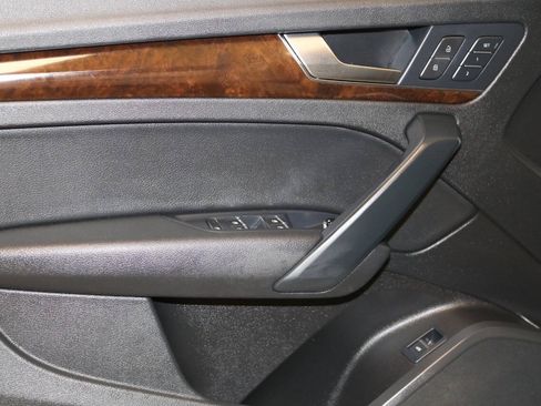 Used 2018 Audi Q5 2.0T Premium AWD/4WD image 62