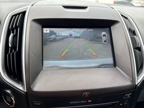 Used 2017 Ford Edge Titanium w/ Equipment Group 301A AWD/4WD image 9