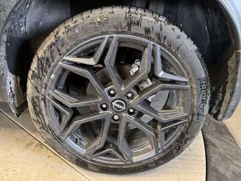 Used 2025 Nissan Kicks SR FWD image 25