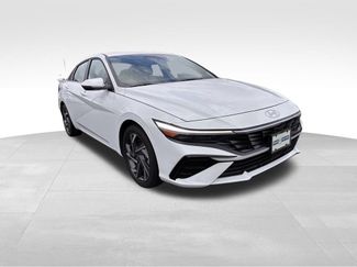 Used 2025 Hyundai Elantra Limited FWD 360° Tour