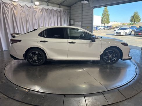 Used 2023 Toyota Camry LE image 4