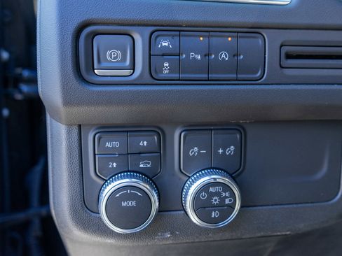 Used 2023 GMC Yukon SLE image 15