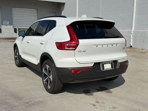 Used 2026 Volvo XC40 B5 Plus w/ Climate Package AWD/4WD image 3