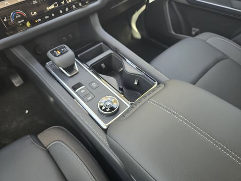 New 2026 Nissan Pathfinder SL AWD/4WD image 17