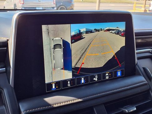 Used 2023 GMC Yukon AT4 w/ AT4 Premium Package image 5