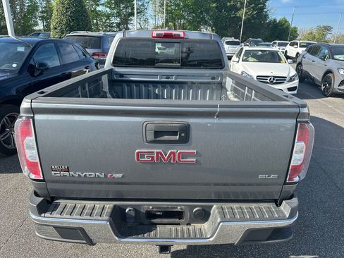 Used 2018 GMC Canyon SLE w/ SLE Convenience Package image 3