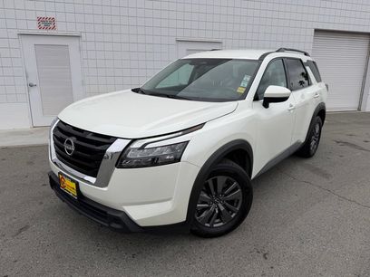 Used 2024 Nissan Pathfinder SV