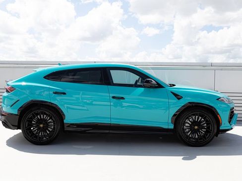 Used 2025 Lamborghini Urus SE AWD/4WD image 4