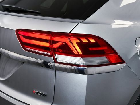 Used 2021 Volkswagen Atlas Cross Sport SEL R-Line image 81