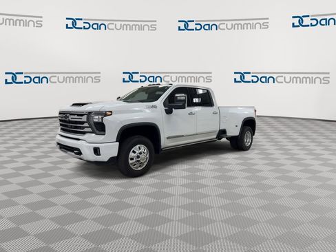 Used 2024 Chevrolet Silverado 3500 High Country w/ High Country Premium Package AWD/4WD image 4