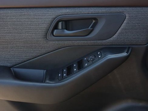 Certified 2023 Nissan Rogue S image 24