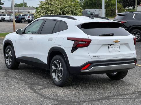 New 2026 Chevrolet Trax LT w/ LT Convenience Package FWD image 39