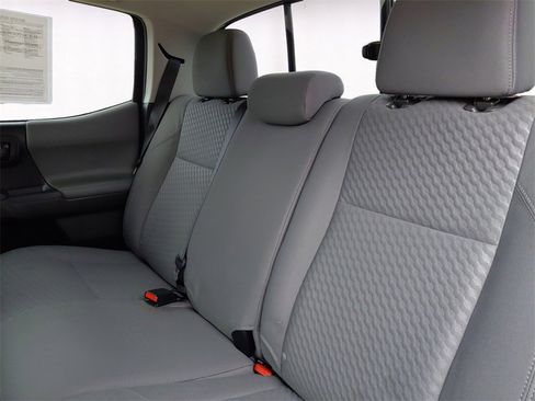 Used 2022 Toyota Tacoma SR image 13