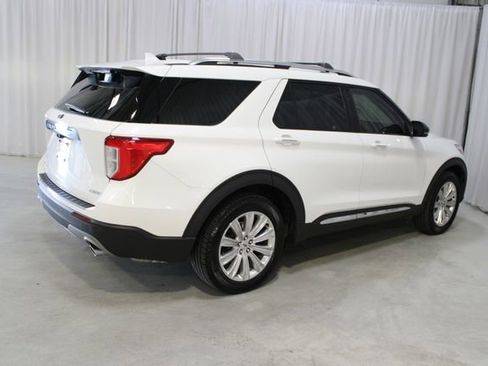 Used 2021 Ford Explorer Limited w/ Equipment Group 301A AWD/4WD image 33