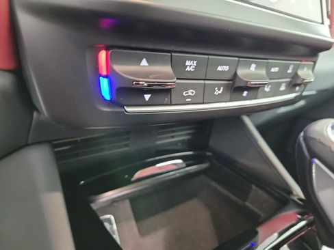 Used 2022 Maserati Levante Modena AWD/4WD image 28