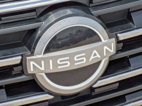 Used 2024 Nissan Rogue SV FWD image 13