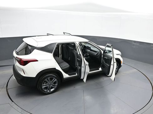 Used 2023 Kia Seltos LX image 44